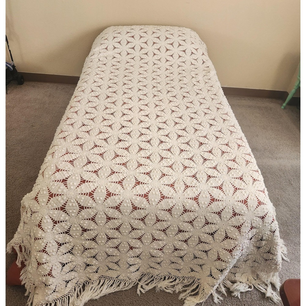 Vintage crochet bedspread‎ - Picture 3 of 7